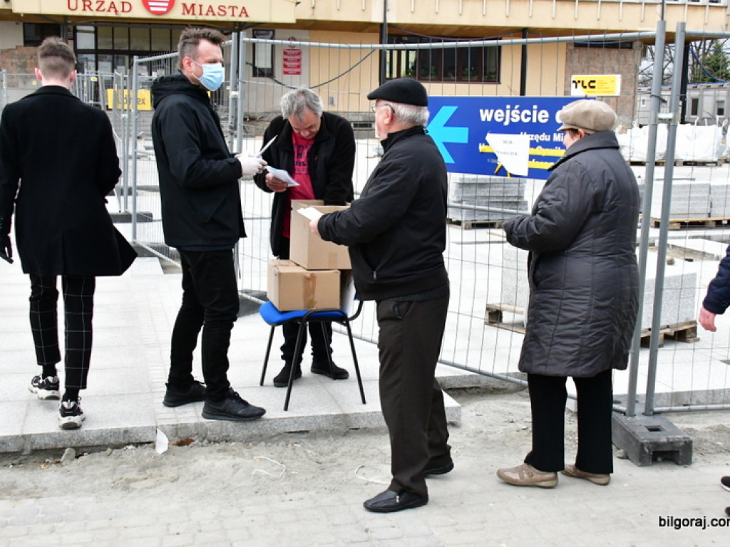Bezpłatne maseczki dla mieszkańców Biłgoraja (FOTO)