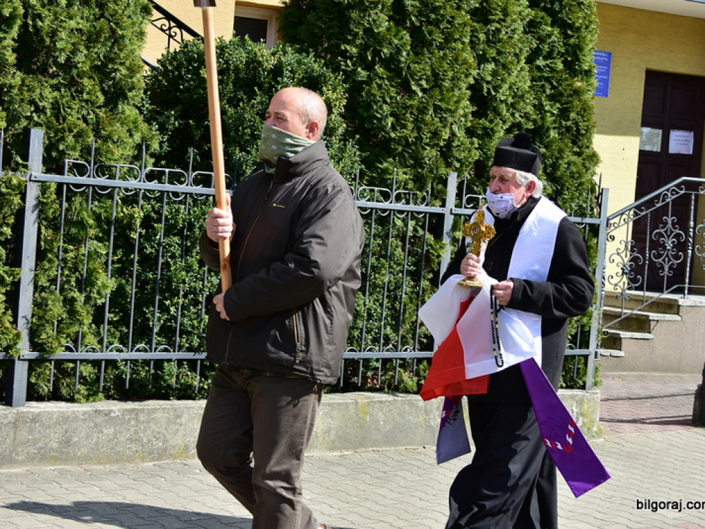 Procesja z relikwiami św. Siostry Faustyny ulicami Biłgoraja (FOTO)
