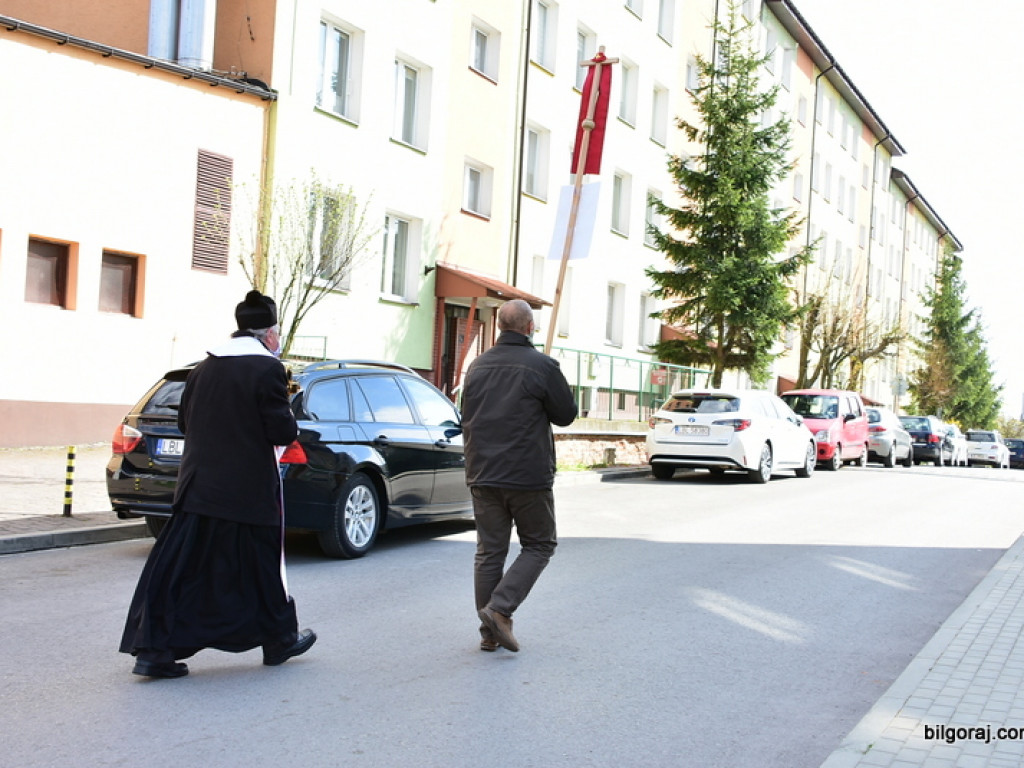 Procesja z relikwiami św. Siostry Faustyny ulicami Biłgoraja (FOTO)