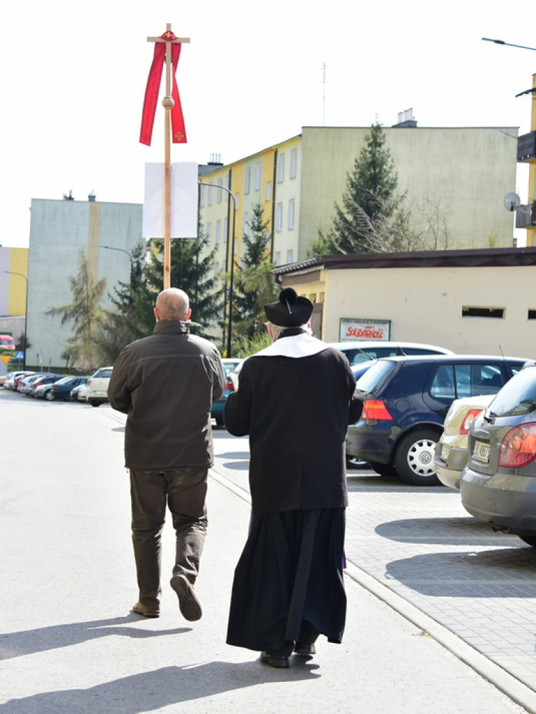 Procesja z relikwiami św. Siostry Faustyny ulicami Biłgoraja (FOTO)