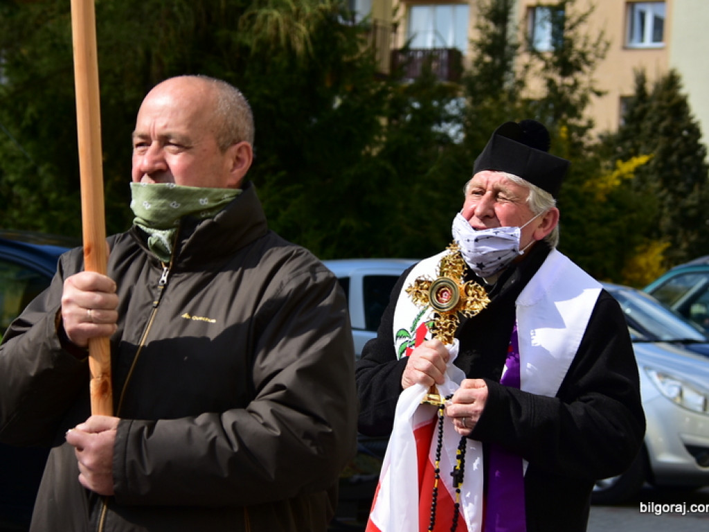 Procesja z relikwiami św. Siostry Faustyny ulicami Biłgoraja (FOTO)