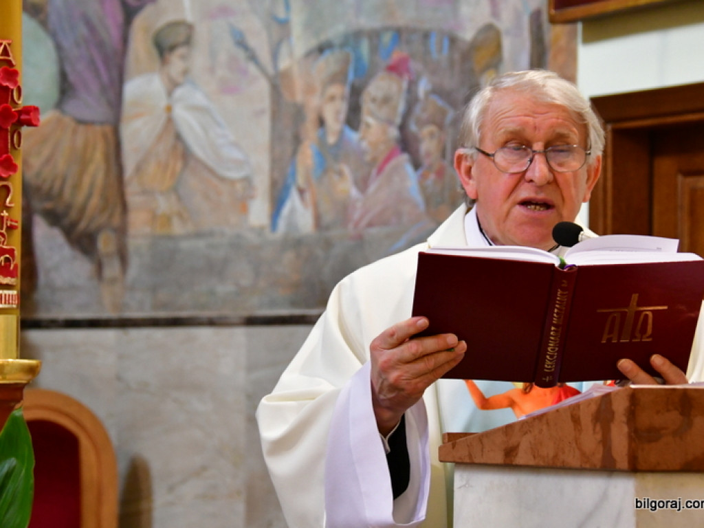 Procesja z relikwiami św. Siostry Faustyny ulicami Biłgoraja (FOTO)