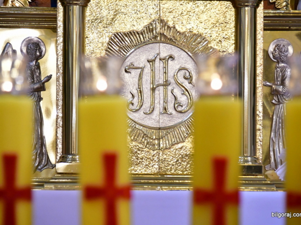 Procesja z relikwiami św. Siostry Faustyny ulicami Biłgoraja (FOTO)