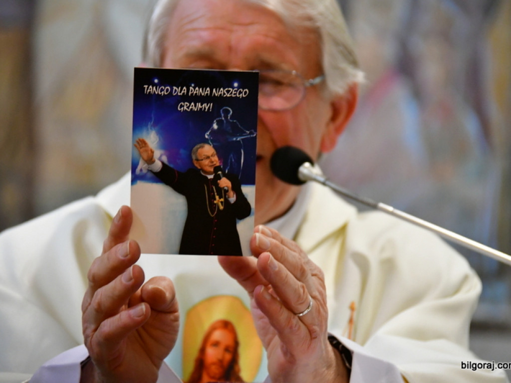 Procesja z relikwiami św. Siostry Faustyny ulicami Biłgoraja (FOTO)