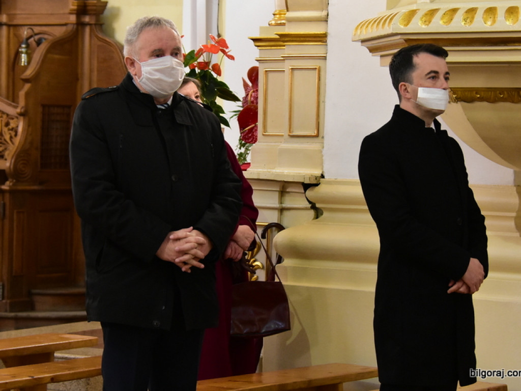 Poseł Beata Strzałka i przedstawiciele władz powiatu biłgorajskiego, uczcili 229. rocznicę uchwalenia Konstytucji 3 Maja (FOTO)