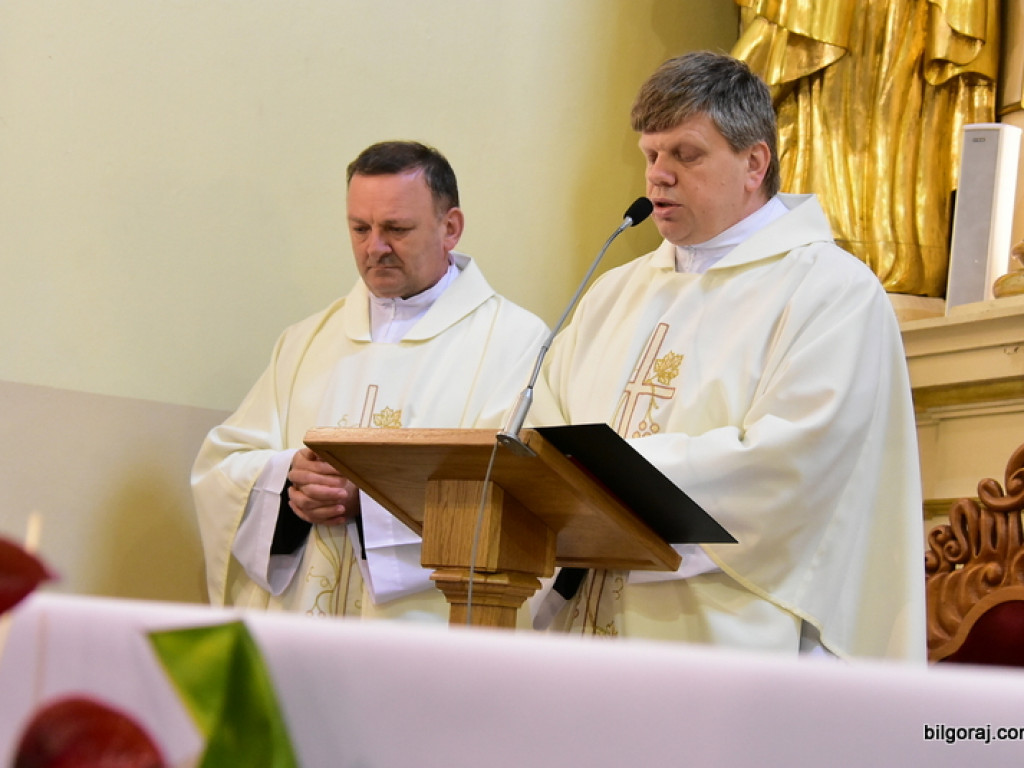 Poseł Beata Strzałka i przedstawiciele władz powiatu biłgorajskiego, uczcili 229. rocznicę uchwalenia Konstytucji 3 Maja (FOTO)