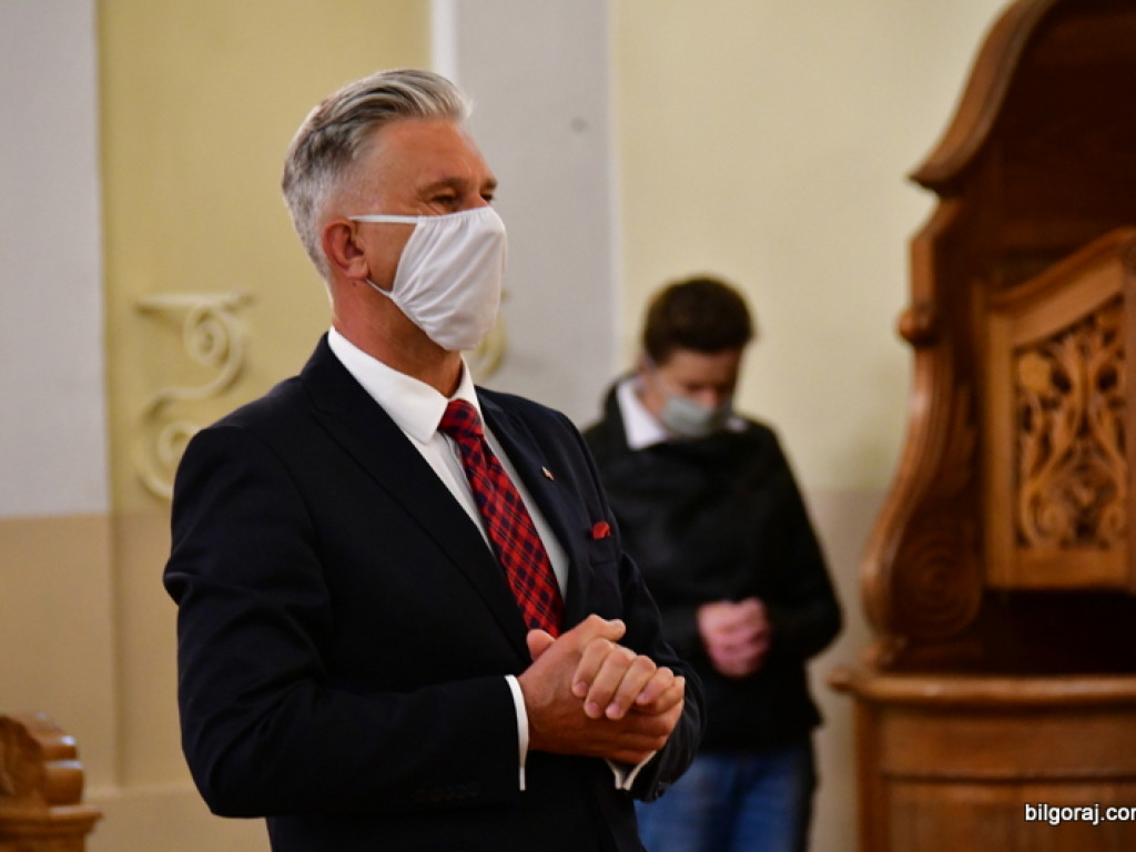 Poseł Beata Strzałka i przedstawiciele władz powiatu biłgorajskiego, uczcili 229. rocznicę uchwalenia Konstytucji 3 Maja (FOTO)