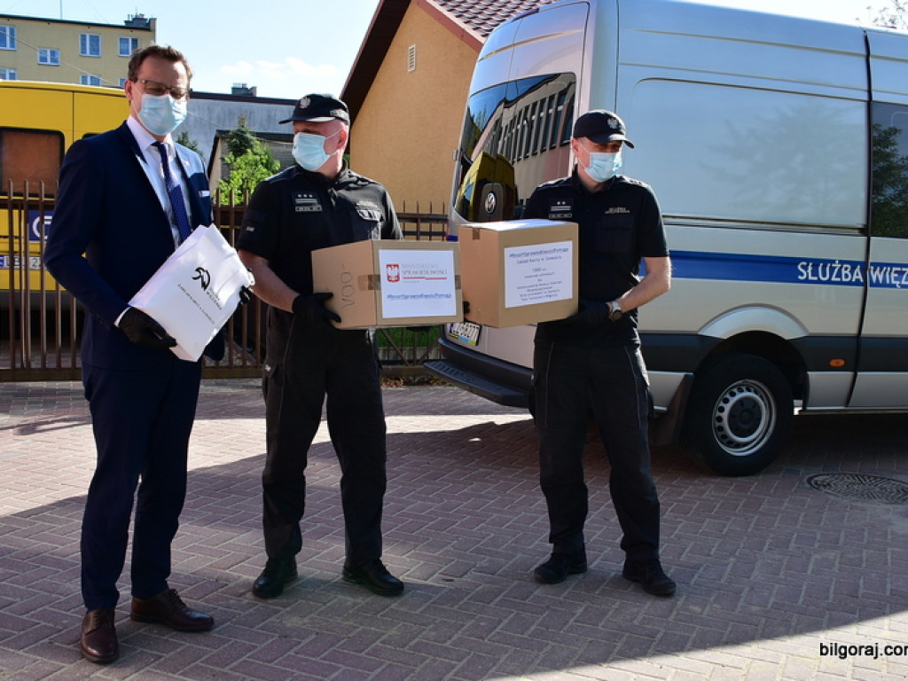 Maseczki od więźniów dla podopiecznych Stowarzyszenia Pomocy Dzieciom Niepełnosprawnym w Biłgoraju (FOTO)