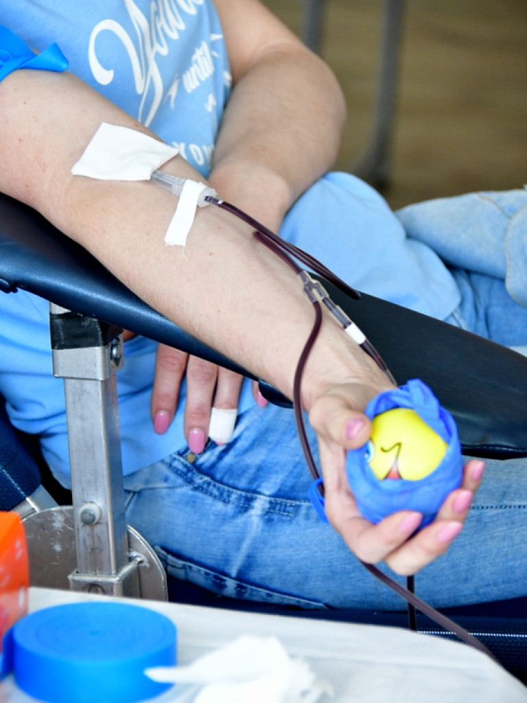 Pobór krwi w Łukowej. Epidemia nie zatrzymała krwiodawców (FOTO)