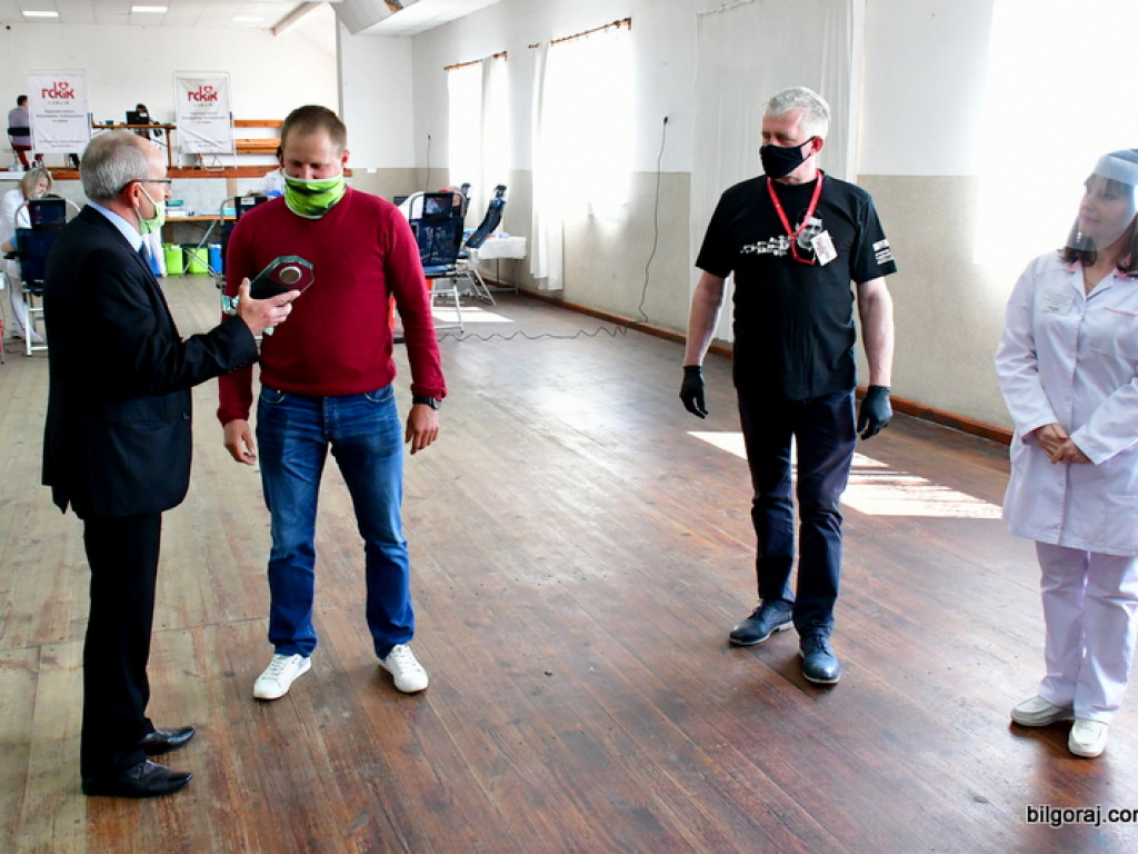 Pobór krwi w Łukowej. Epidemia nie zatrzymała krwiodawców (FOTO)