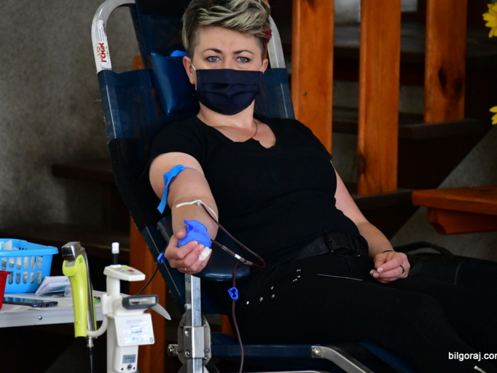 Pobór krwi w Łukowej. Epidemia nie zatrzymała krwiodawców (FOTO)
