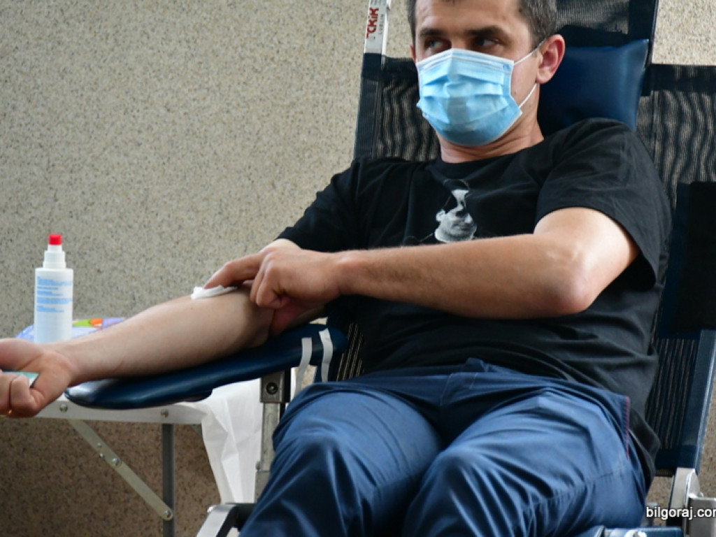Pobór krwi w Łukowej. Epidemia nie zatrzymała krwiodawców (FOTO)
