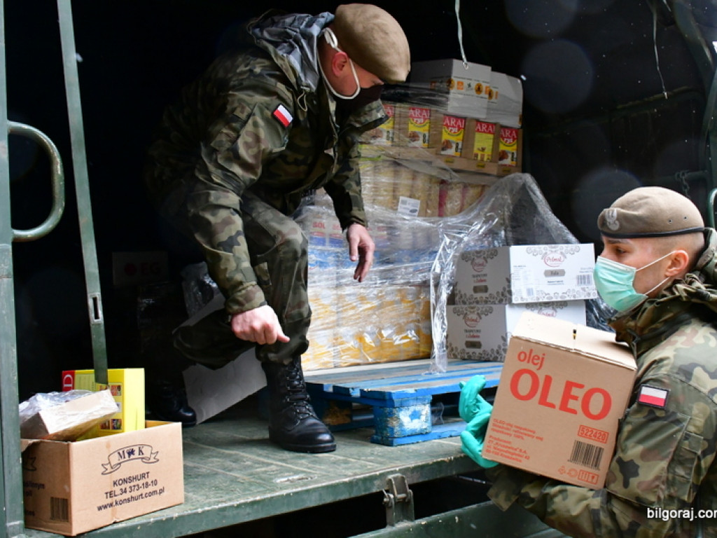 Pomoc od Caritas. Kilkaset kilogramów darów trafi do potrzebujących (FOTO)