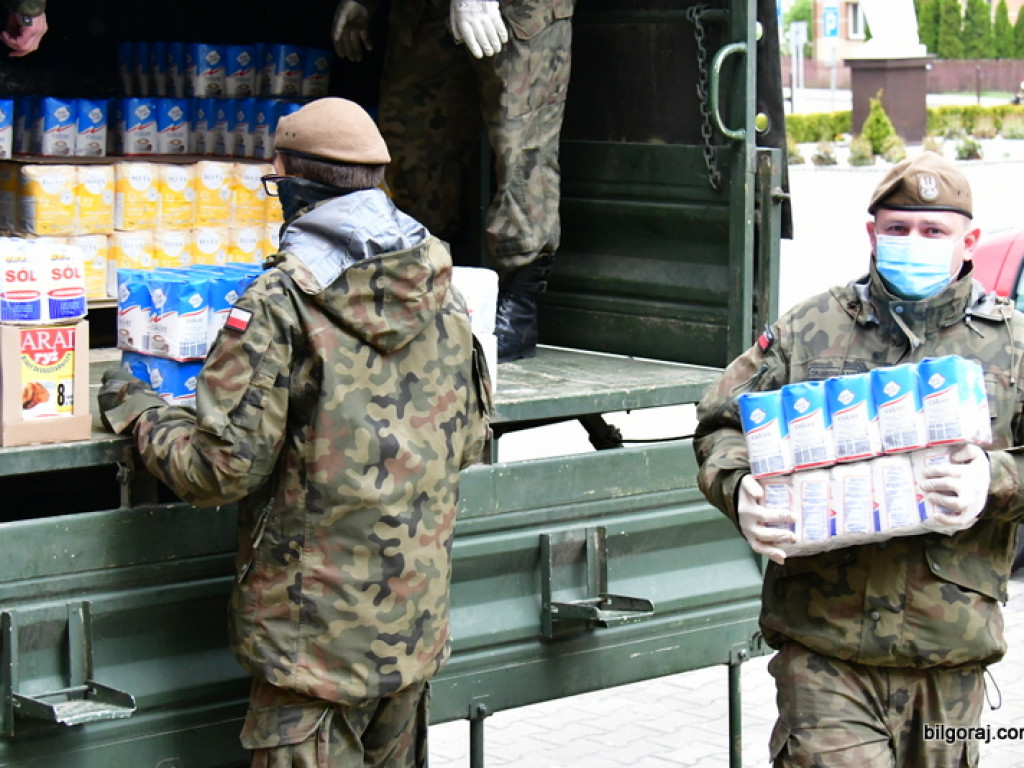 Pomoc od Caritas. Kilkaset kilogramów darów trafi do potrzebujących (FOTO)