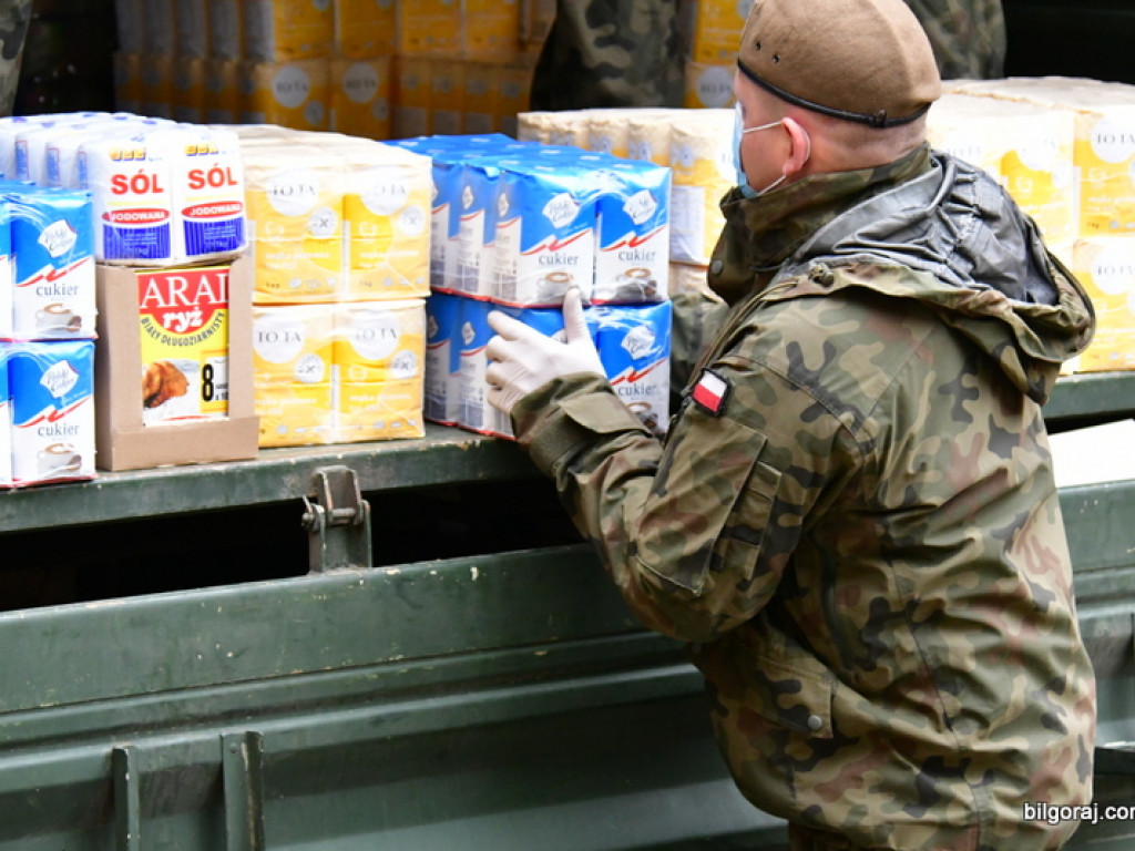 Pomoc od Caritas. Kilkaset kilogramów darów trafi do potrzebujących (FOTO)