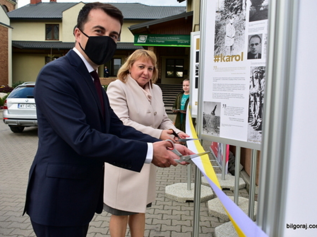 Wystawa na setną rocznicę urodzin Papieża Polaka (FOTO)