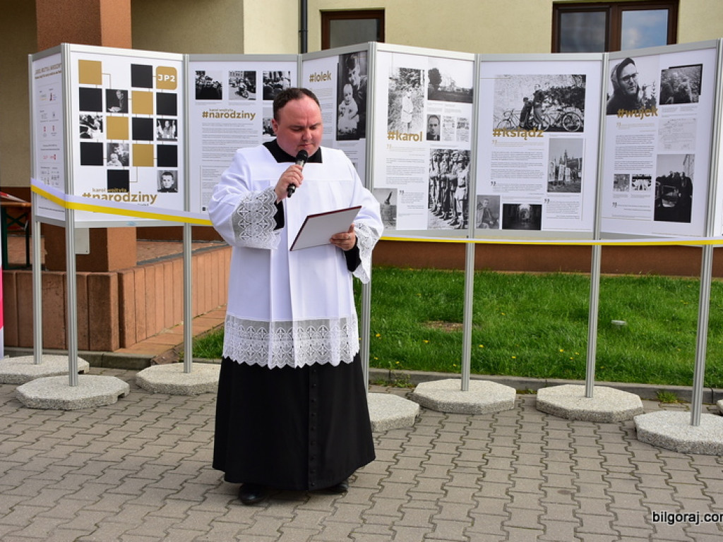 Wystawa na setną rocznicę urodzin Papieża Polaka (FOTO)