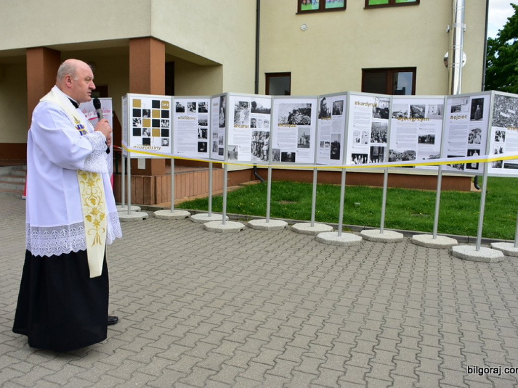 Wystawa na setną rocznicę urodzin Papieża Polaka (FOTO)