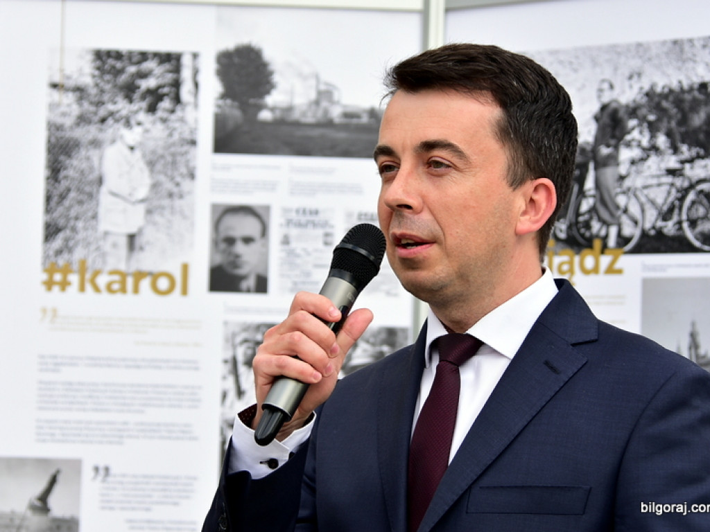 Wystawa na setną rocznicę urodzin Papieża Polaka (FOTO)