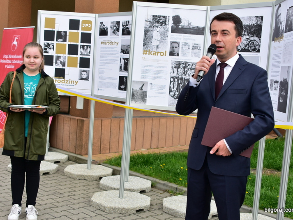 Wystawa na setną rocznicę urodzin Papieża Polaka (FOTO)