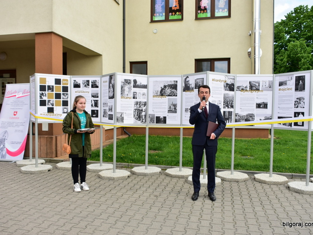 Wystawa na setną rocznicę urodzin Papieża Polaka (FOTO)