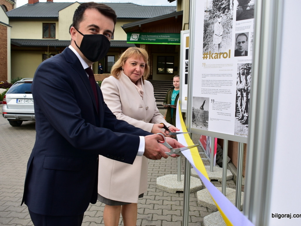Wystawa na setną rocznicę urodzin Papieża Polaka (FOTO)