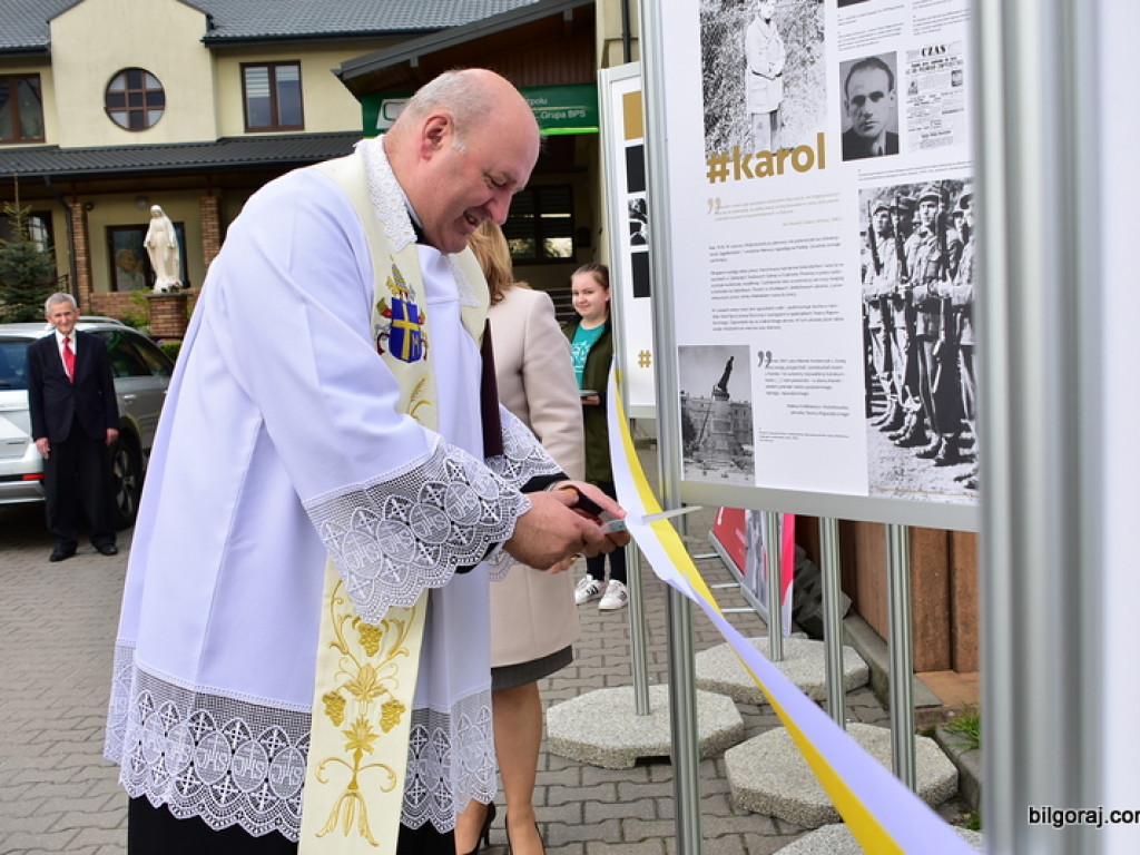 Wystawa na setną rocznicę urodzin Papieża Polaka (FOTO)