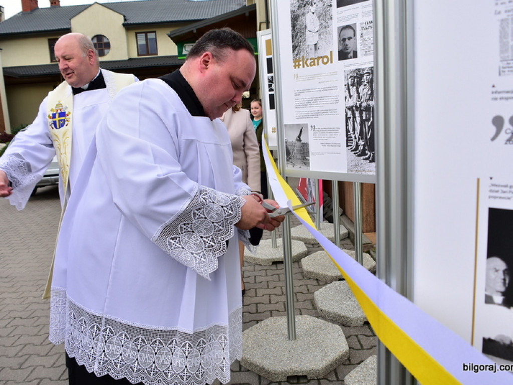 Wystawa na setną rocznicę urodzin Papieża Polaka (FOTO)