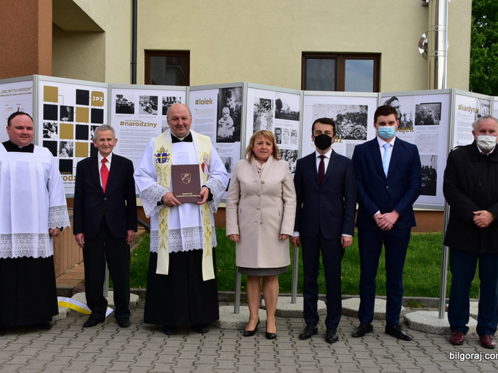 Wystawa na setną rocznicę urodzin Papieża Polaka (FOTO)