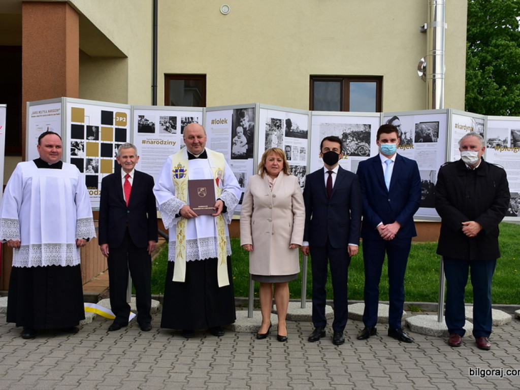 Wystawa na setną rocznicę urodzin Papieża Polaka (FOTO)