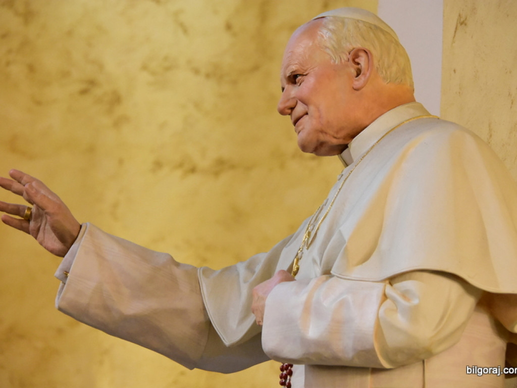 Wystawa na setną rocznicę urodzin Papieża Polaka (FOTO)