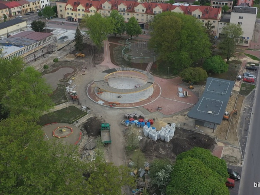 Rewitalizacja Placu Wolności w Biłgoraju. Film i zdjęcia z lotu ptaka (FOTO, VIDEO)