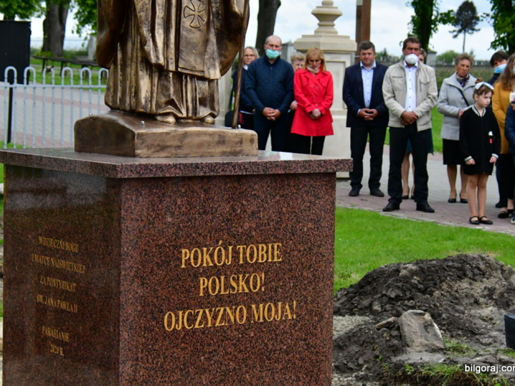 W Łukowej odsłonięto pomnik świętego Jana Pawła II (FOTO)