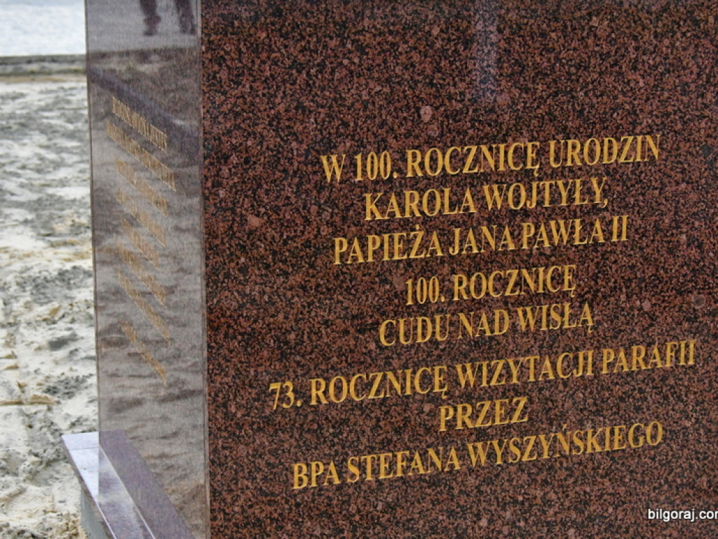 W Łukowej odsłonięto pomnik świętego Jana Pawła II (FOTO)