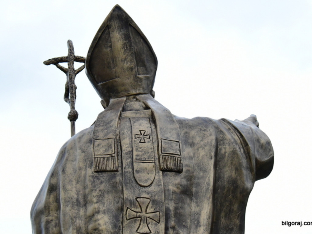 W Łukowej odsłonięto pomnik świętego Jana Pawła II (FOTO)