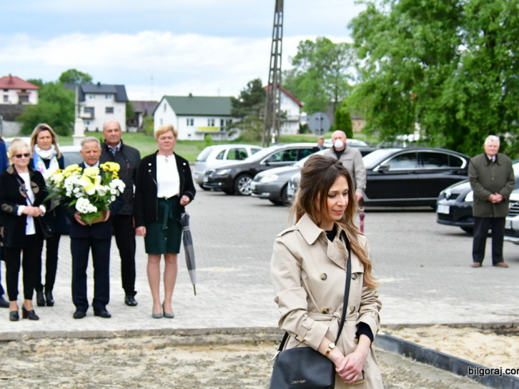 W Łukowej odsłonięto pomnik świętego Jana Pawła II (FOTO)