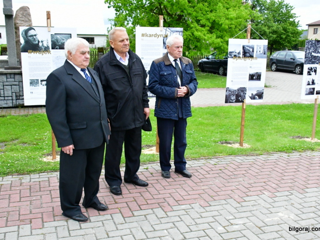 W Łukowej odsłonięto pomnik świętego Jana Pawła II (FOTO)