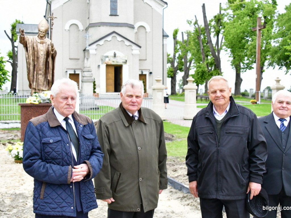 W Łukowej odsłonięto pomnik świętego Jana Pawła II (FOTO)