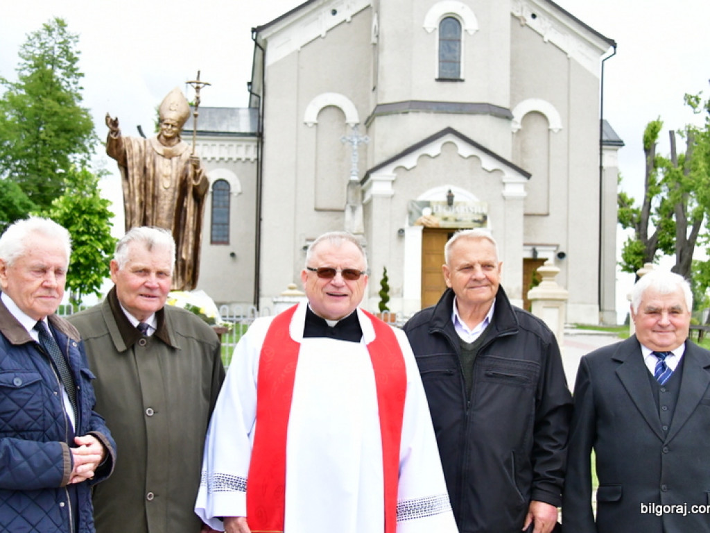 W Łukowej odsłonięto pomnik świętego Jana Pawła II (FOTO)