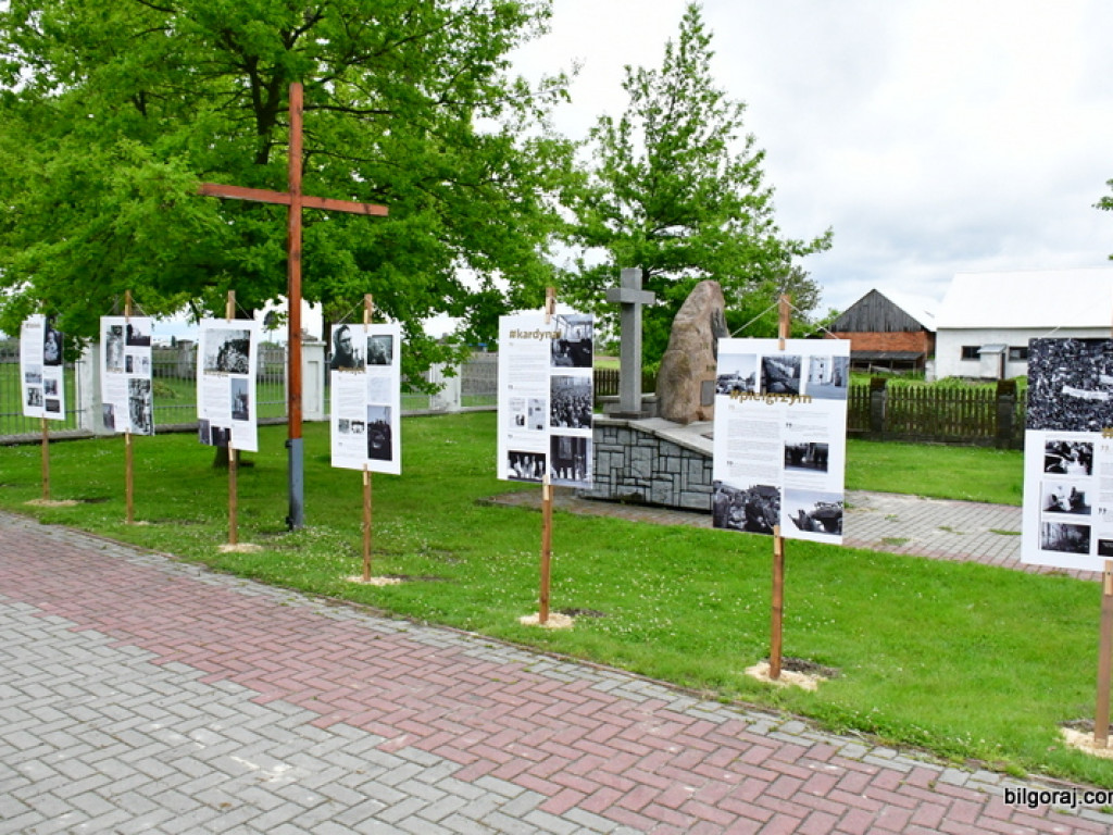 W Łukowej odsłonięto pomnik świętego Jana Pawła II (FOTO)
