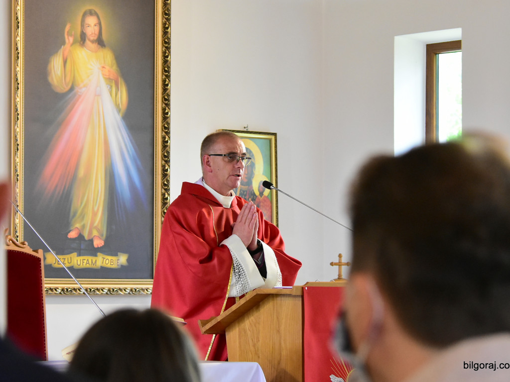 Zniesiono limity wiernych. Kościoły wypełniły się modlącymi (FOTO)