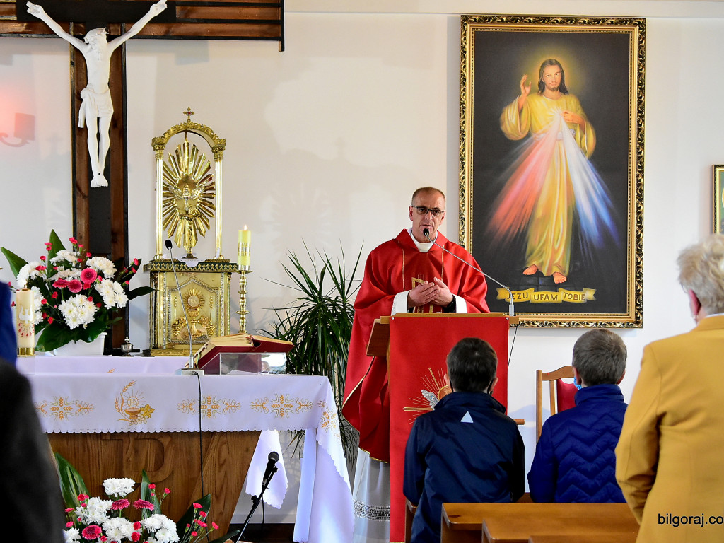 Zniesiono limity wiernych. Kościoły wypełniły się modlącymi (FOTO)