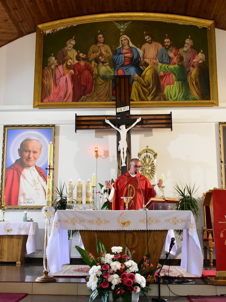 Zniesiono limity wiernych. Kościoły wypełniły się modlącymi (FOTO)