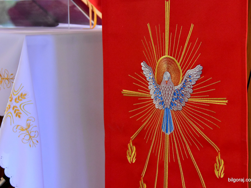 Zniesiono limity wiernych. Kościoły wypełniły się modlącymi (FOTO)