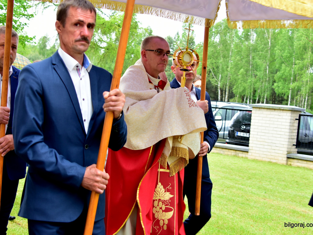 Zniesiono limity wiernych. Kościoły wypełniły się modlącymi (FOTO)