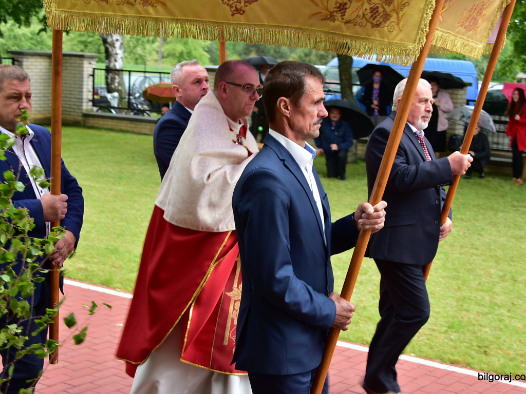 Zniesiono limity wiernych. Kościoły wypełniły się modlącymi (FOTO)
