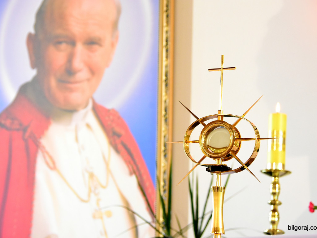 Zniesiono limity wiernych. Kościoły wypełniły się modlącymi (FOTO)