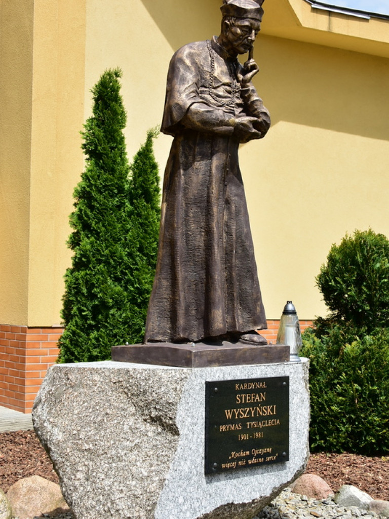 W Starym Bidaczowie odsłonięto pomnik Stefana Kardynała Wyszyńskiego (FOTO)
