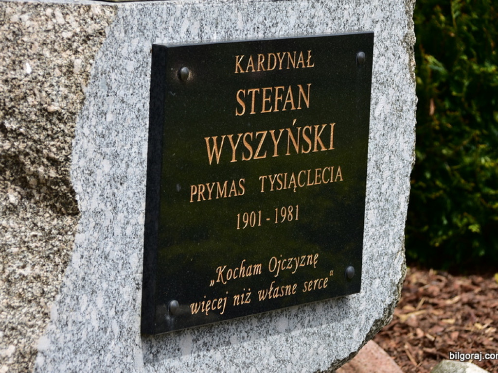 W Starym Bidaczowie odsłonięto pomnik Stefana Kardynała Wyszyńskiego (FOTO)
