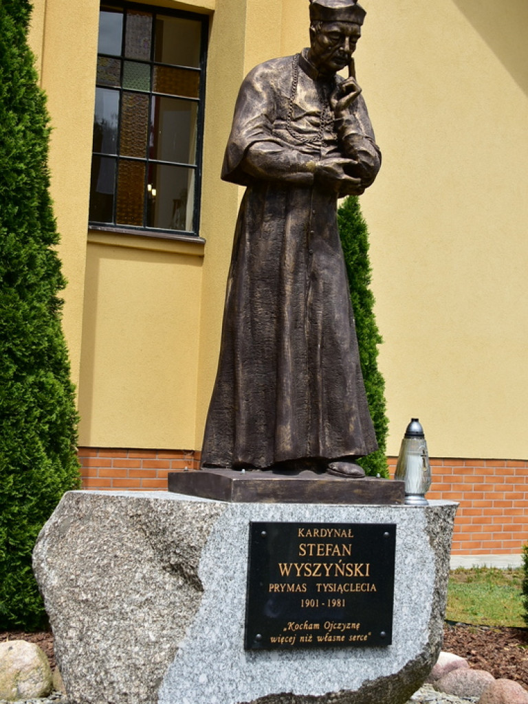 W Starym Bidaczowie odsłonięto pomnik Stefana Kardynała Wyszyńskiego (FOTO)